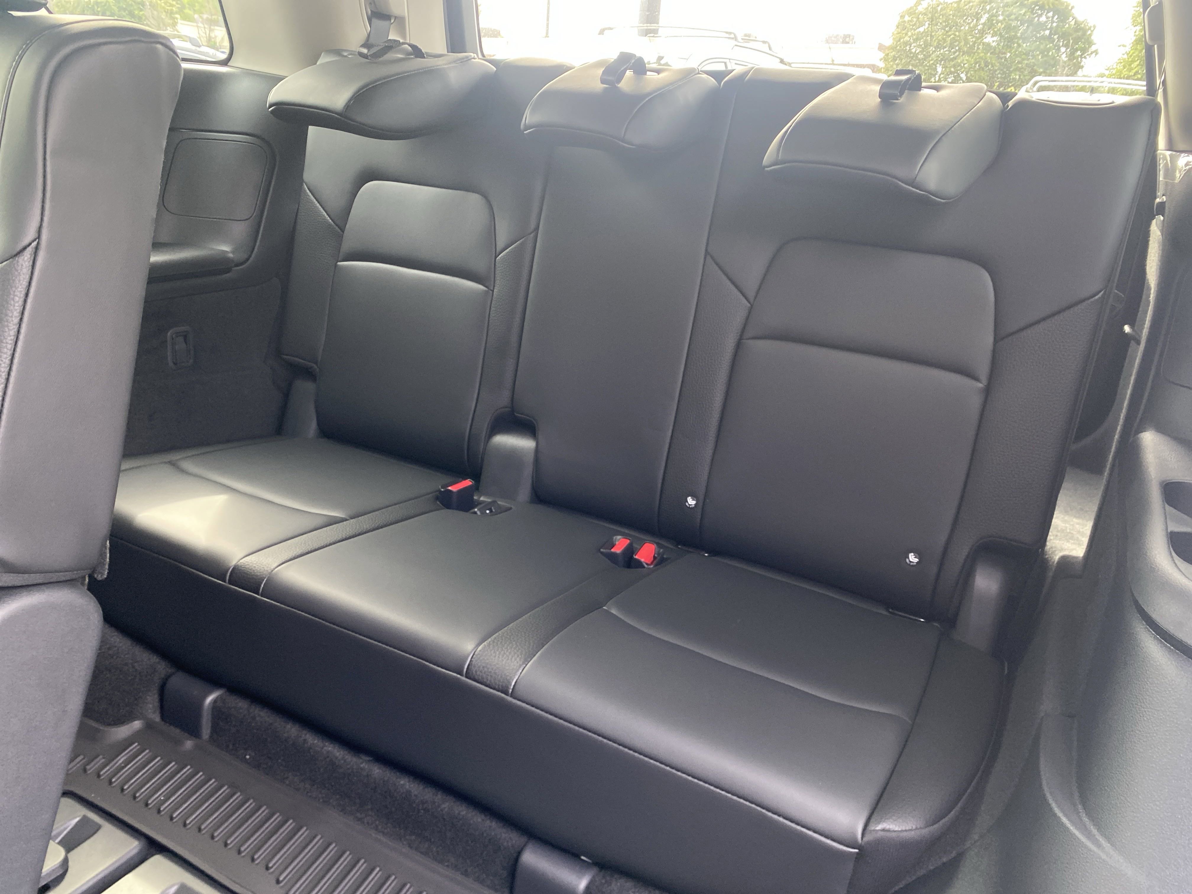 2025 Nissan Pathfinder SL photo 4