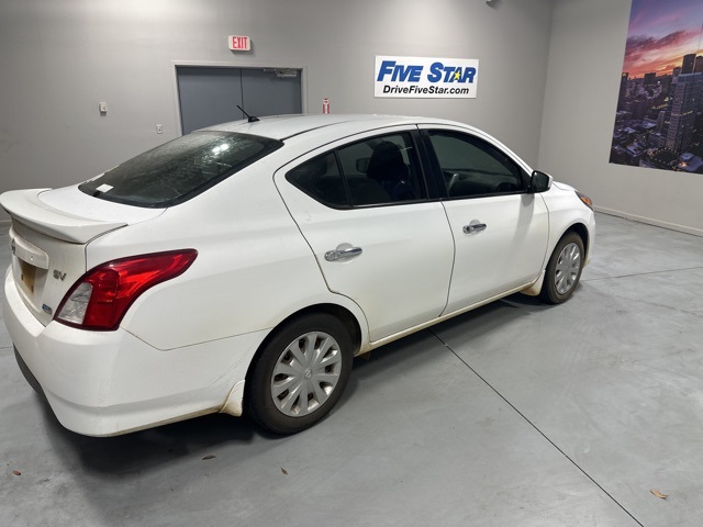 2016 Nissan Versa 1.6 SV photo 5