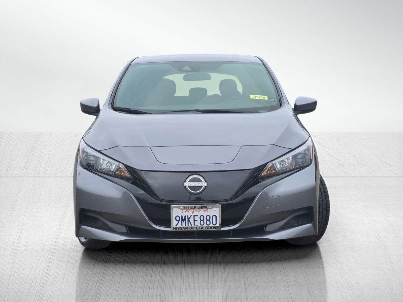 2024 Nissan Leaf S photo 2