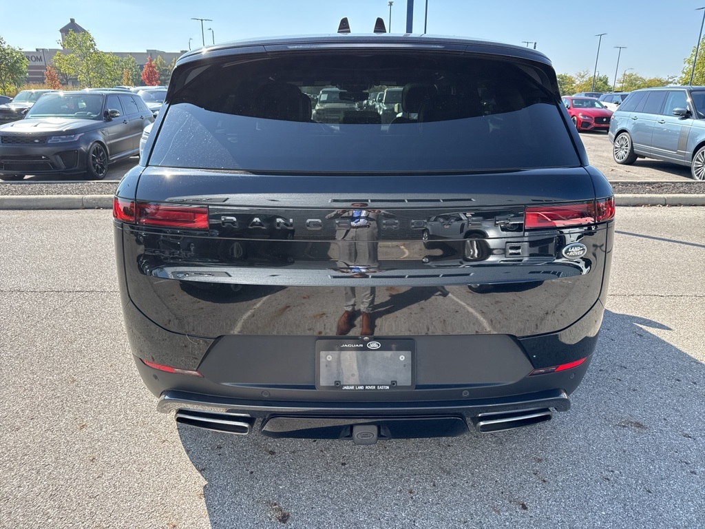 2023 Land Rover Range Rover Sport SE photo 5