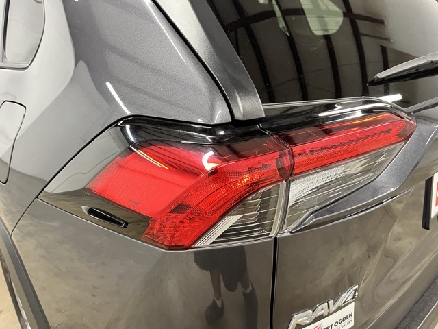 2023 Toyota RAV4 XLE photo 6