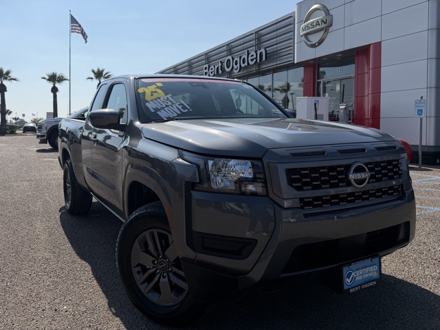 2025 Nissan Frontier SV's photo