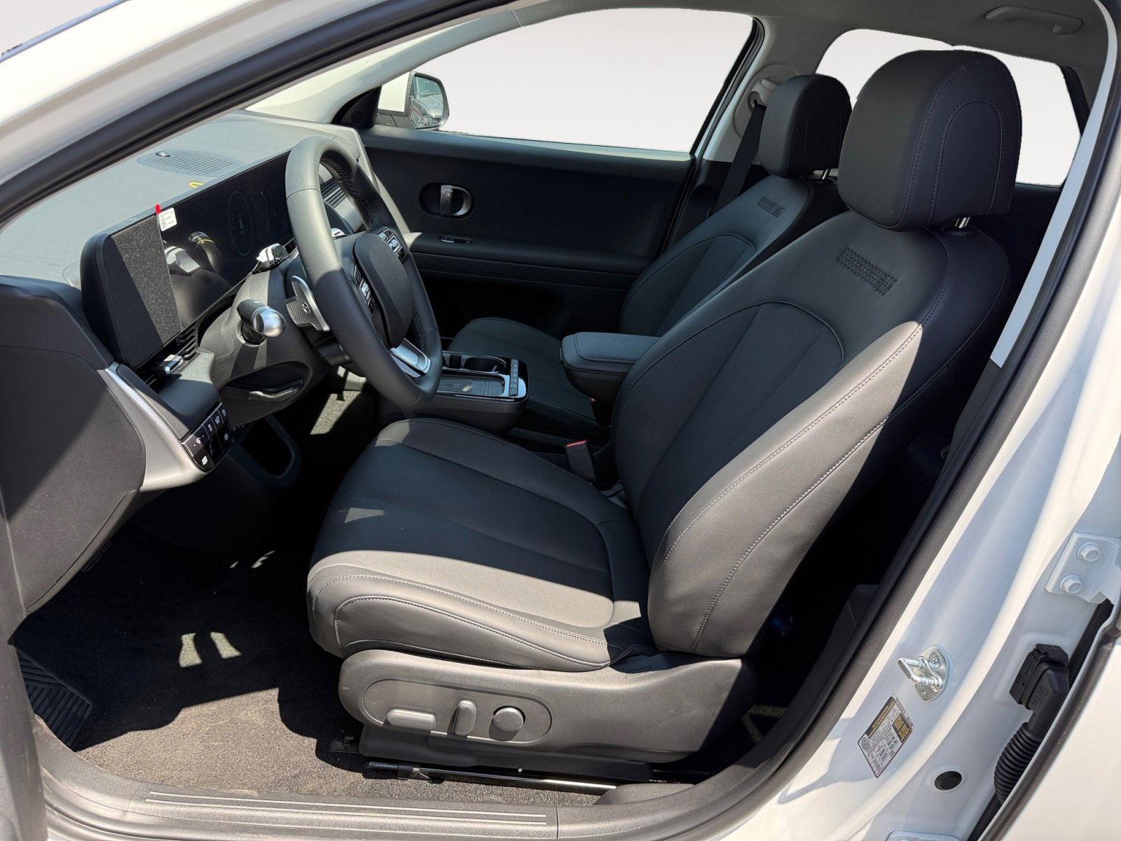 2025 Hyundai Ioniq 5 SEL photo 10