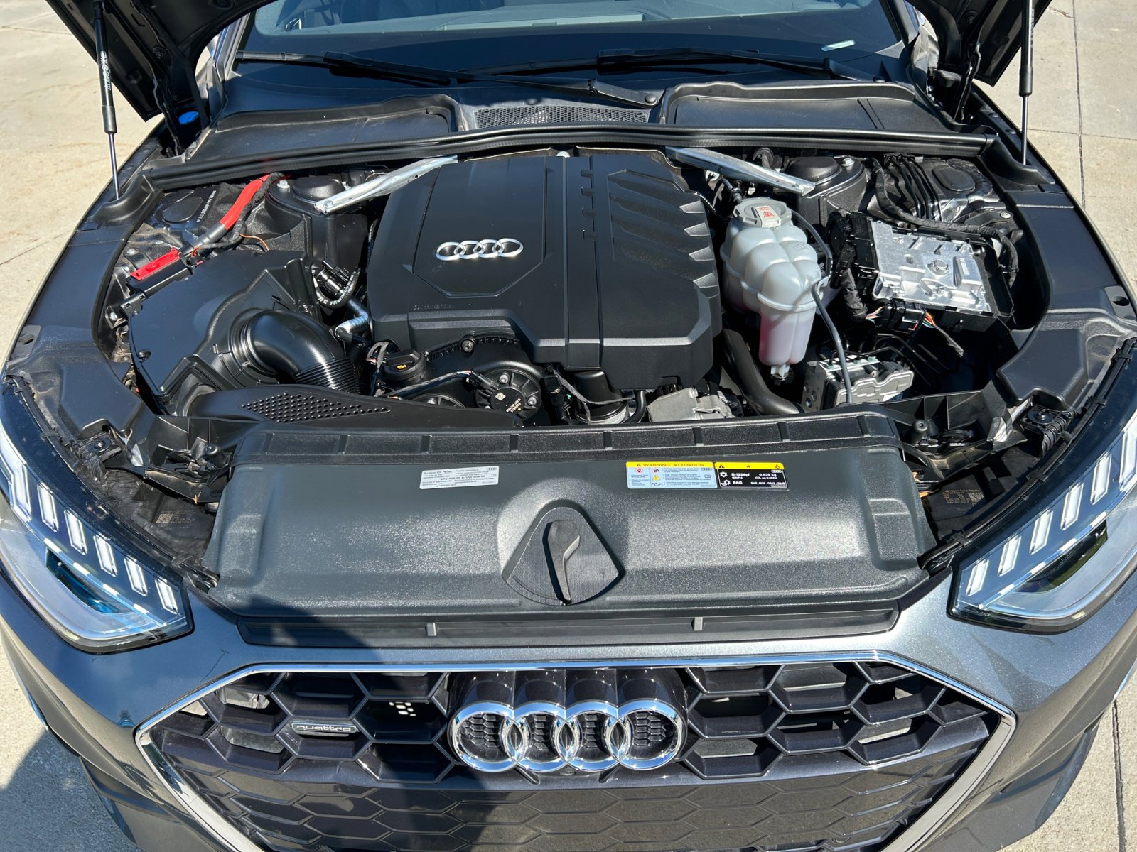 2023 Audi A4 S line Premium Plus 45 TFSI Quattro photo 22