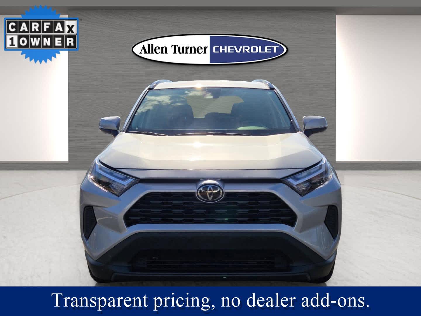 2024 Toyota RAV4 XLE photo 2