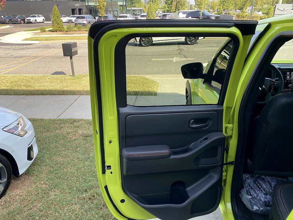 2026 Nissan Frontier Crew Cab PRO-4X photo 14