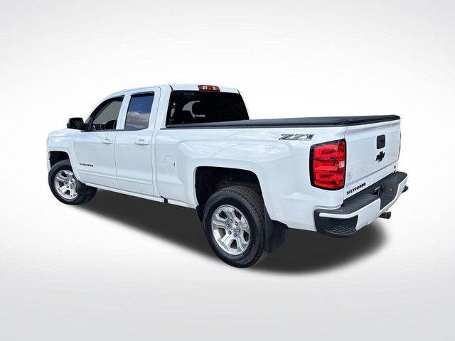 2017 Chevrolet Silverado 1500 LT photo 3