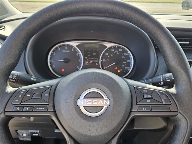 2025 Nissan Kicks Play S photo 19