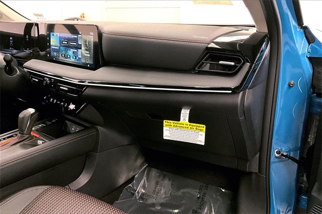 2025 Nissan Kicks SR photo 31