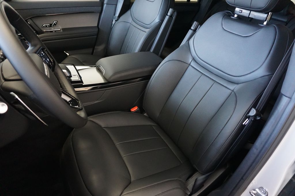 2025 Land Rover Range Rover Sport SE photo 18
