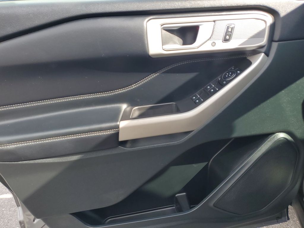 2023 Ford Explorer Limited photo 37