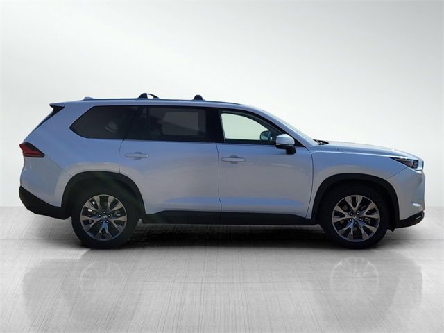 2024 Toyota Grand Highlander XLE photo 2