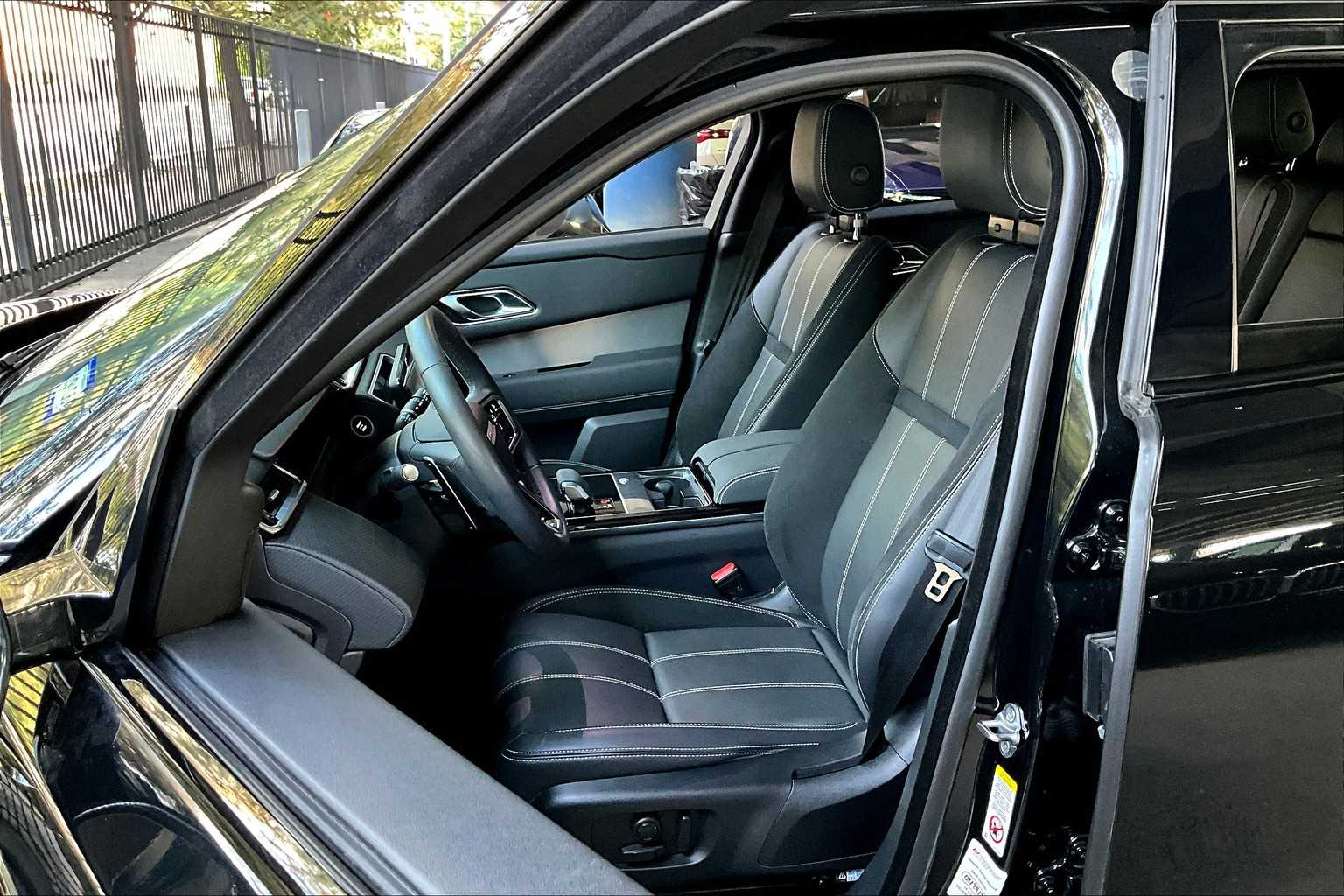 2023 Land Rover Range Rover Velar R-Dynamic S photo 4