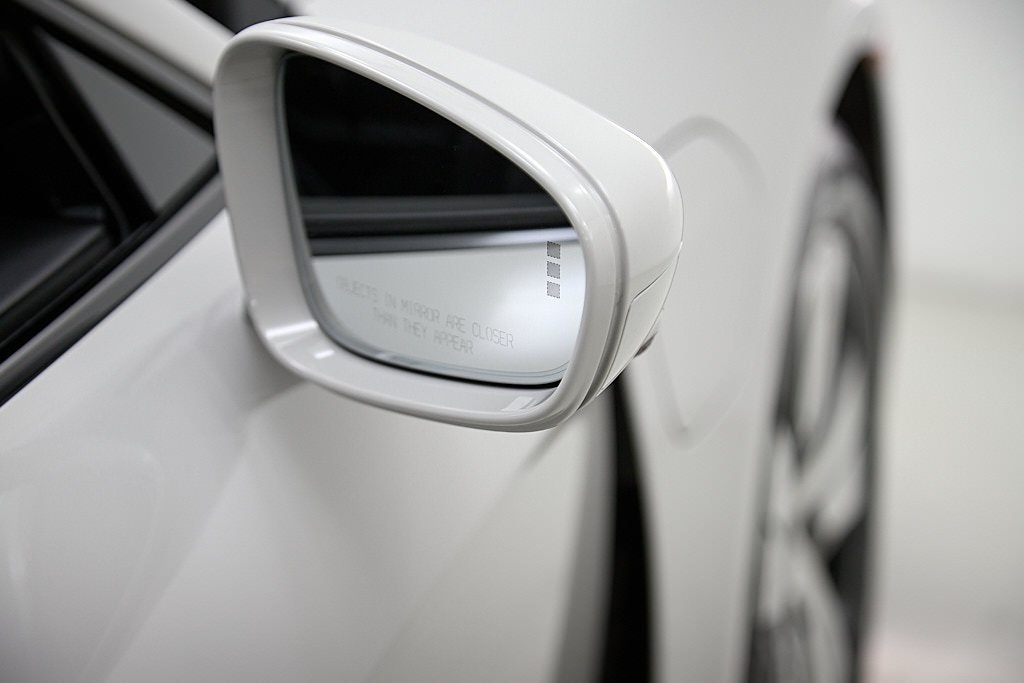 2022 PORSCHE TAYCAN - Image 15