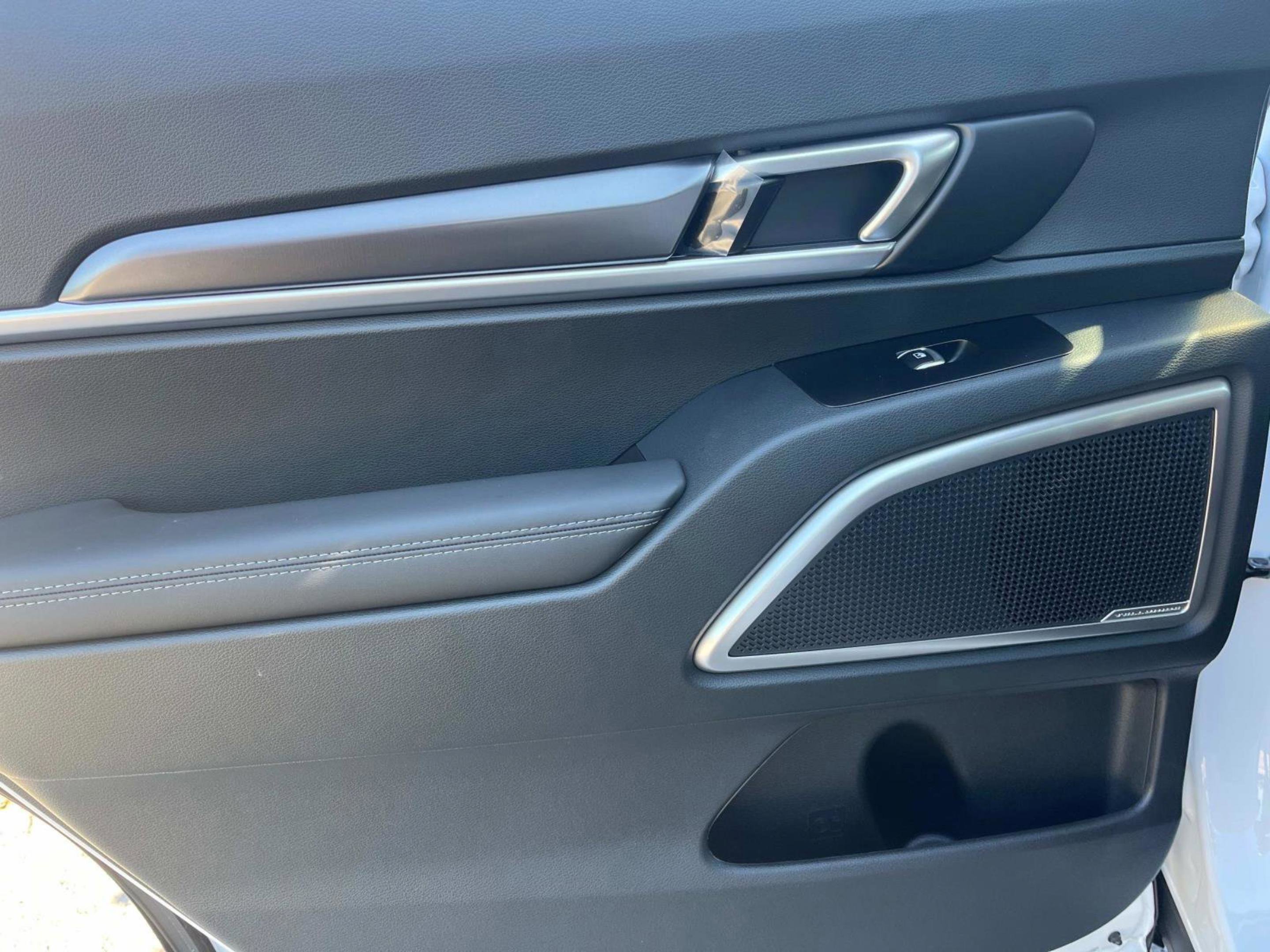 2025 Kia Telluride S photo 17