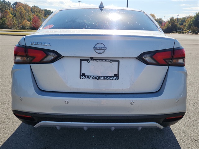 2025 Nissan Versa SV photo 4