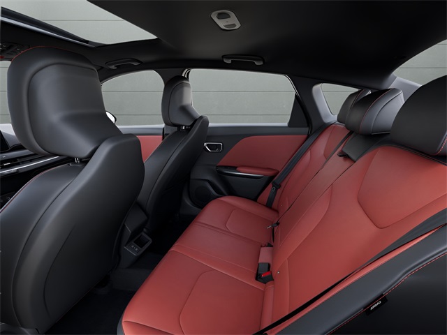 2025 Kia K4 GT-Line photo 17
