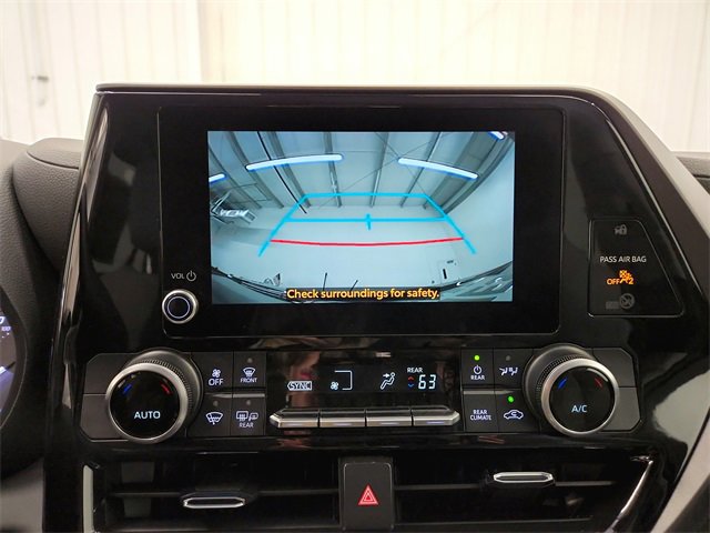 2023 Toyota Highlander L photo 19