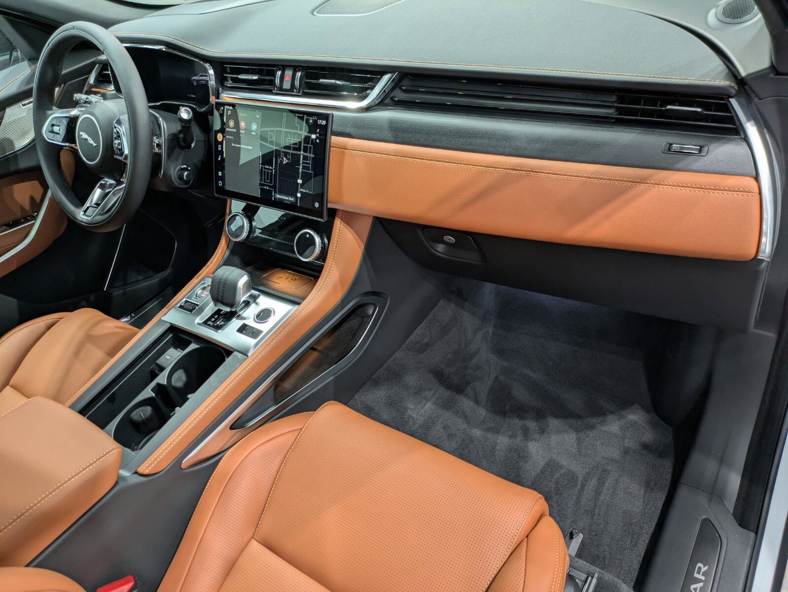 2026 Jaguar F-PACE P250 R-Dynamic S photo 26