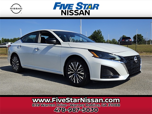 2025 Nissan Altima SV's photo