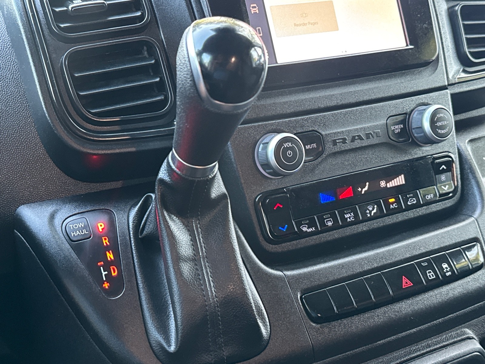 2023 Ram 3500 photo 21