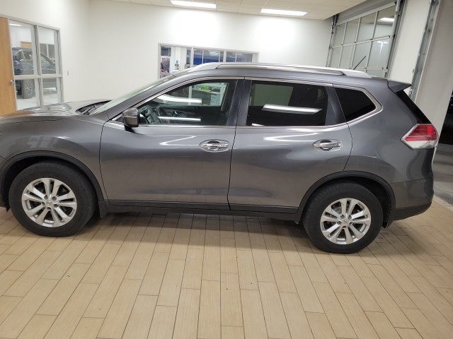 2014 Nissan Rogue SV photo 3