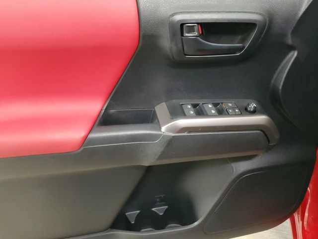 2023 Toyota Tacoma SR5 photo 11