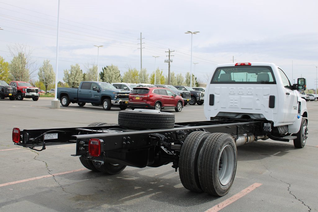 2024 Chevrolet Silverado 6500HD Work Truck photo 4