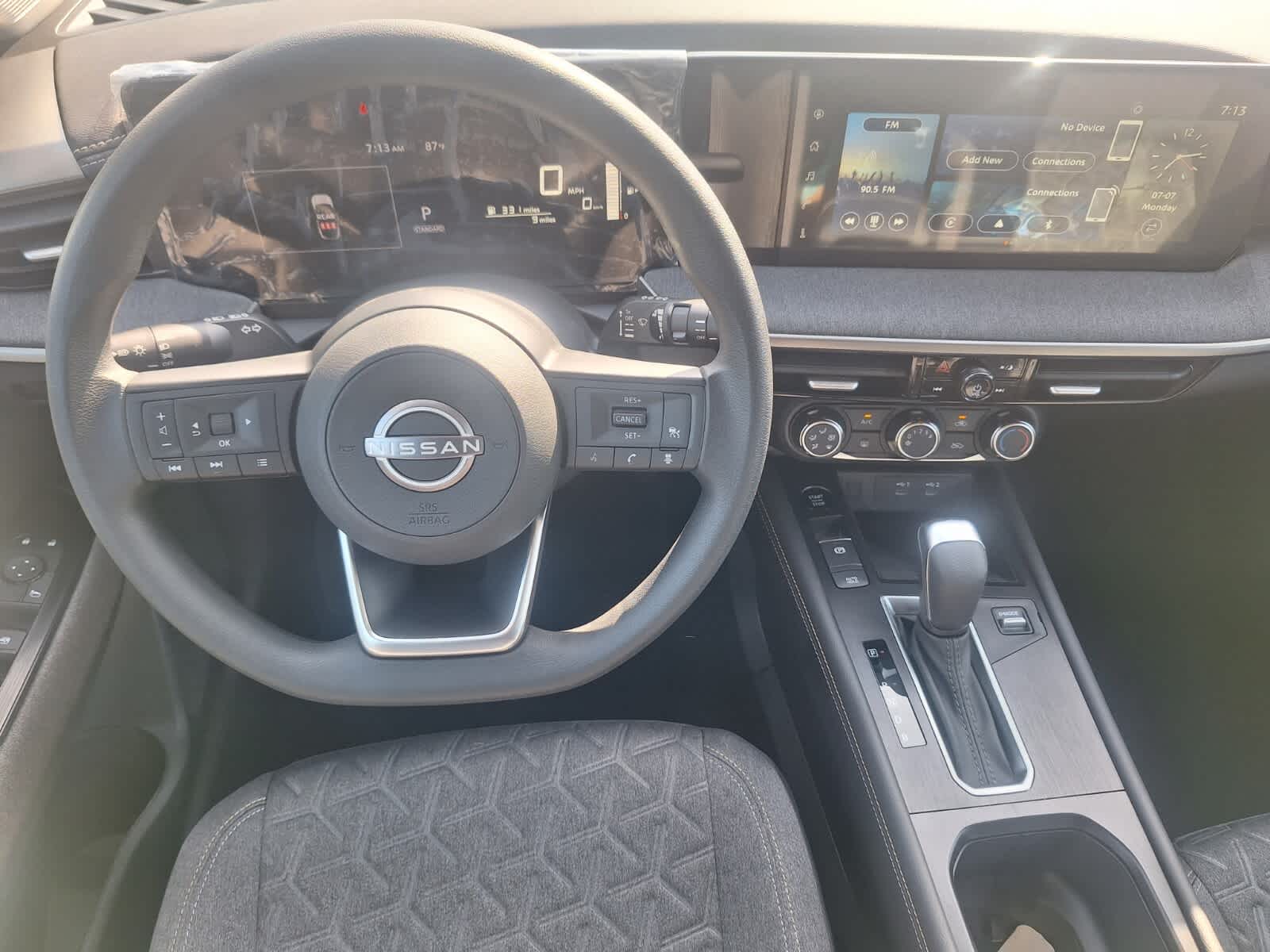 2025 Nissan Kicks SV photo 20