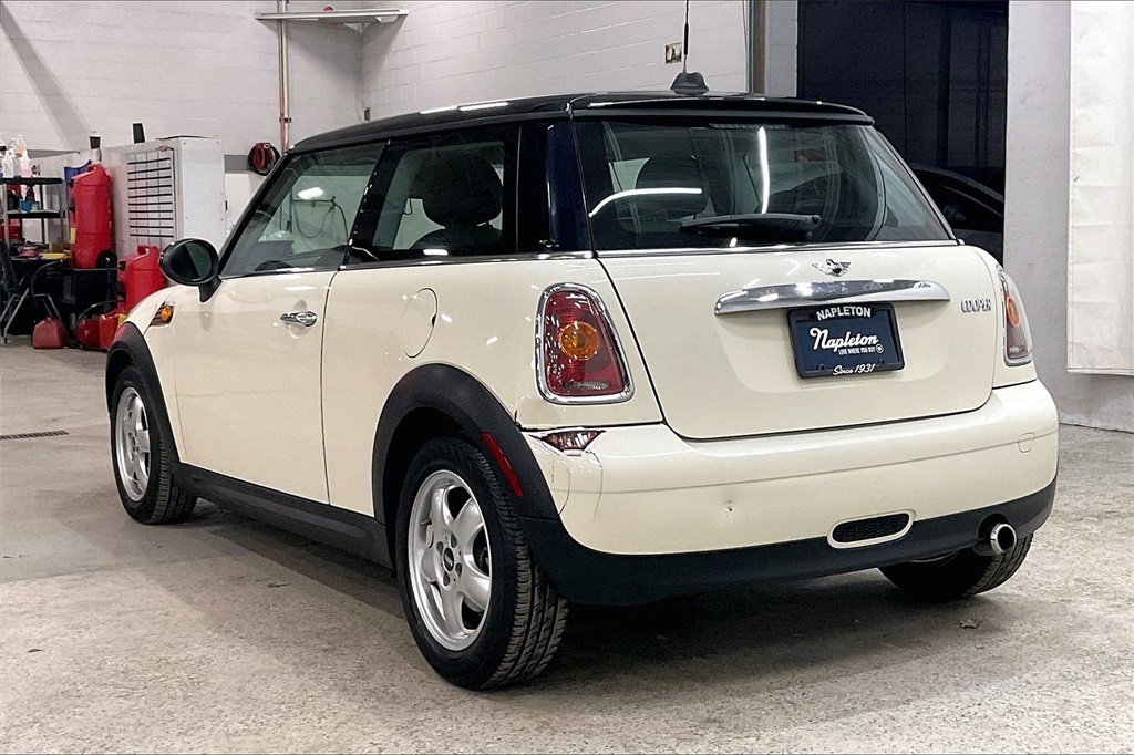 2010 MINI COOPER - Image 8