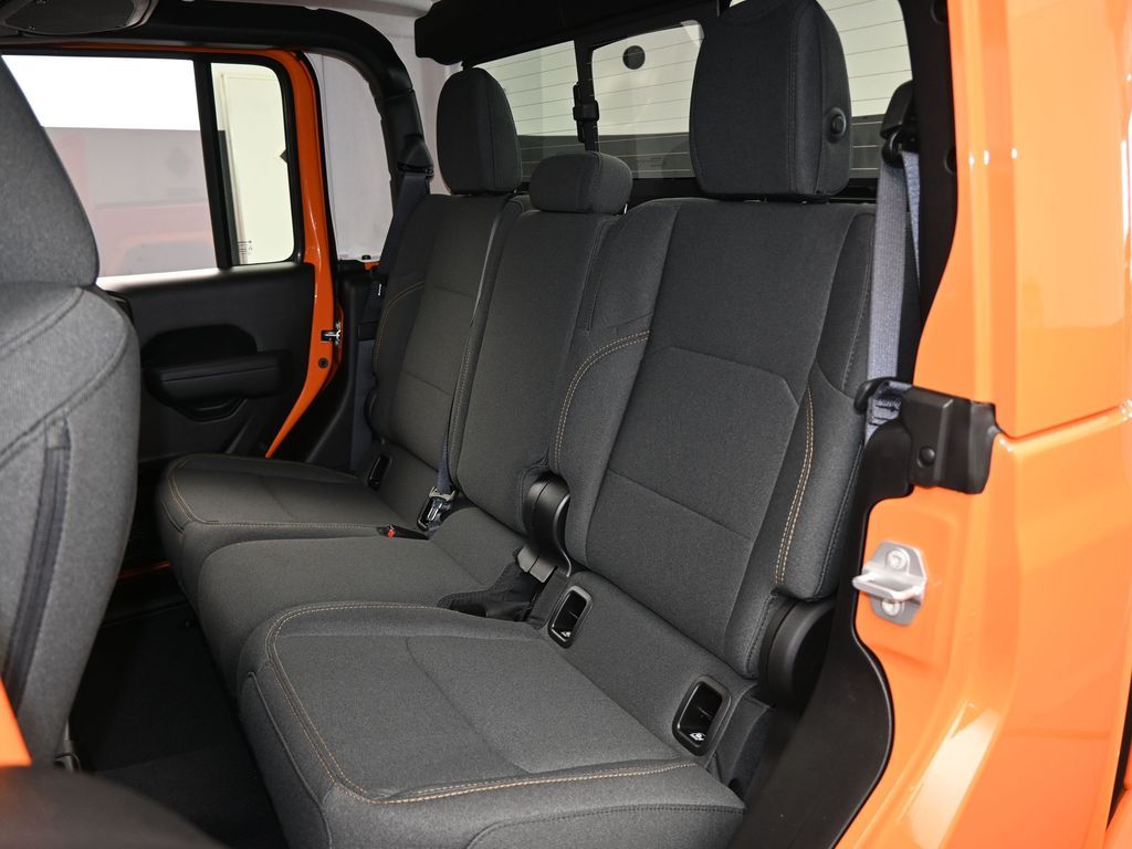 2025 Jeep Gladiator Sport S photo 23