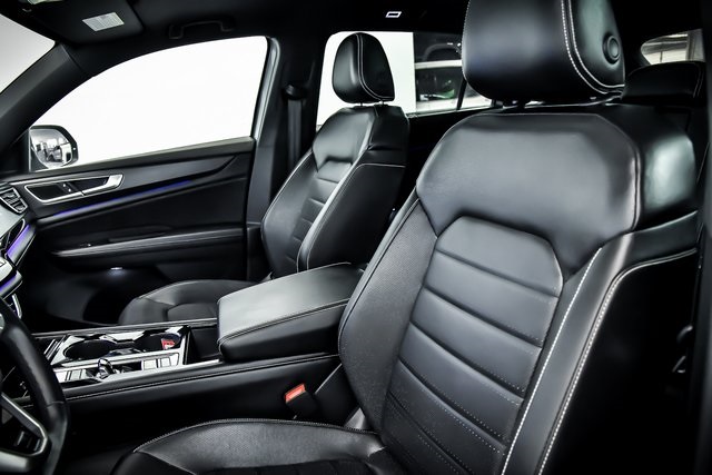 2024 Volkswagen Atlas Cross Sport SEL R-Line photo 10