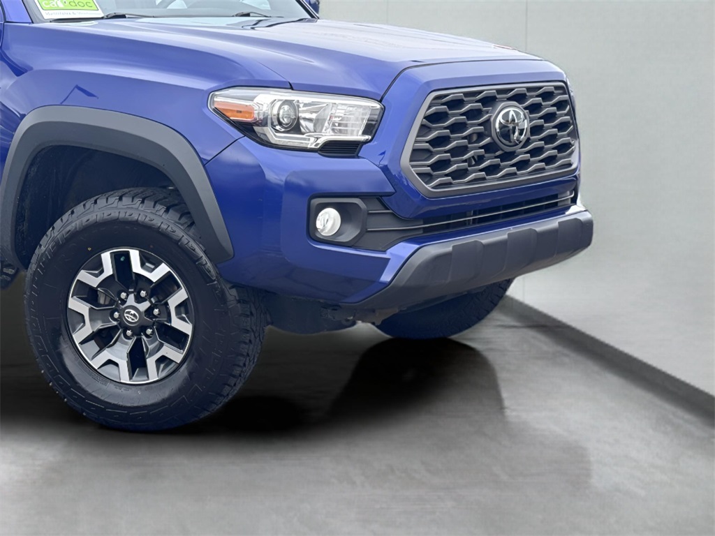 2022 Toyota Tacoma TRD Off-Road photo 3