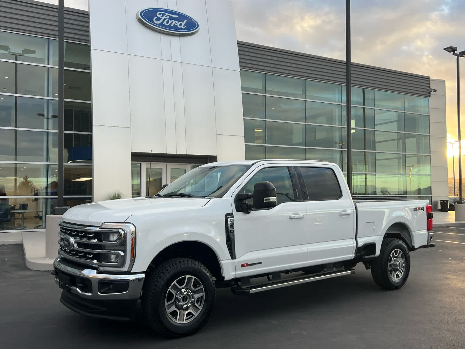 2024 Ford F-350 Super Duty Lariat's photo