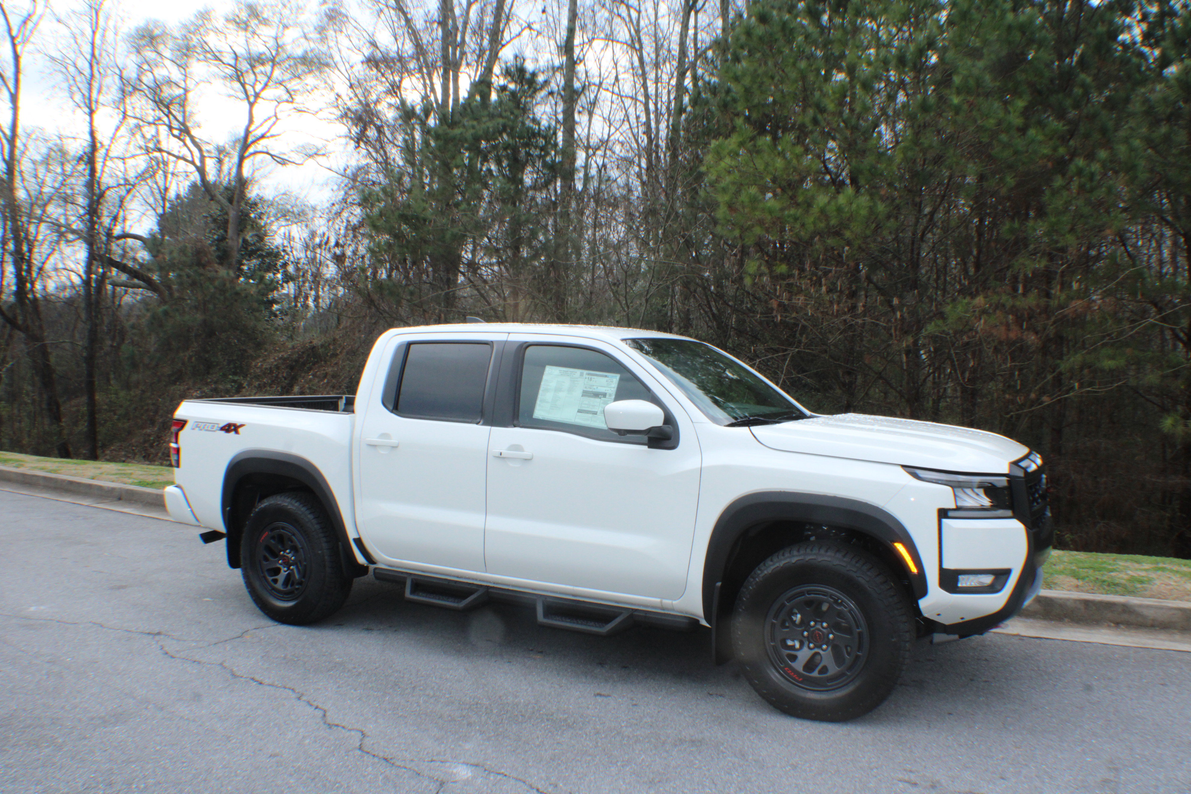 2026 Nissan Frontier PRO-4X's photo