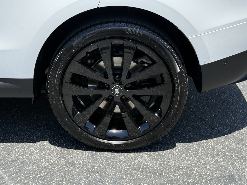 2025 Land Rover Range Rover Sport SE photo 7