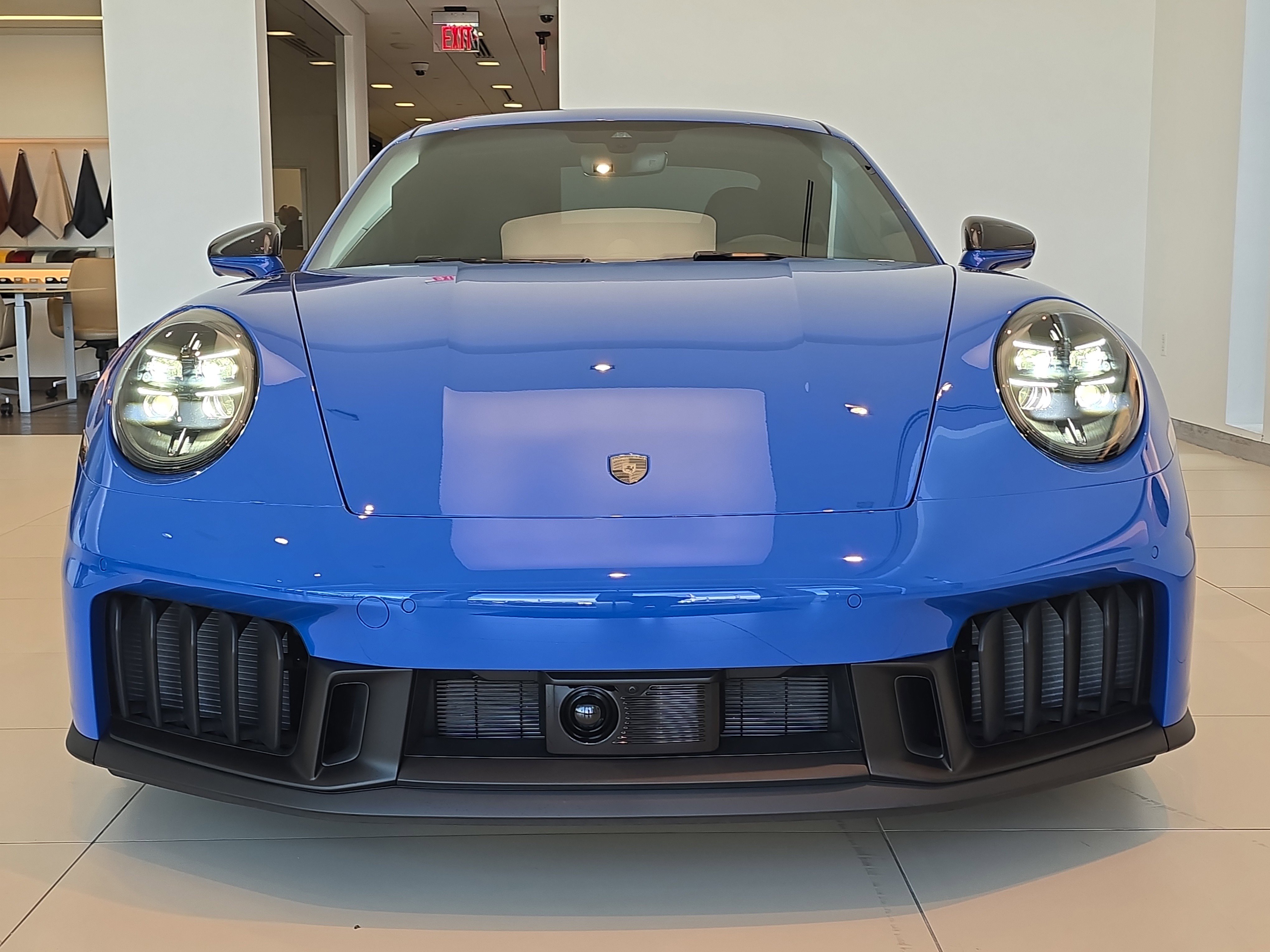 2025 Porsche 911 4 GTS photo 3