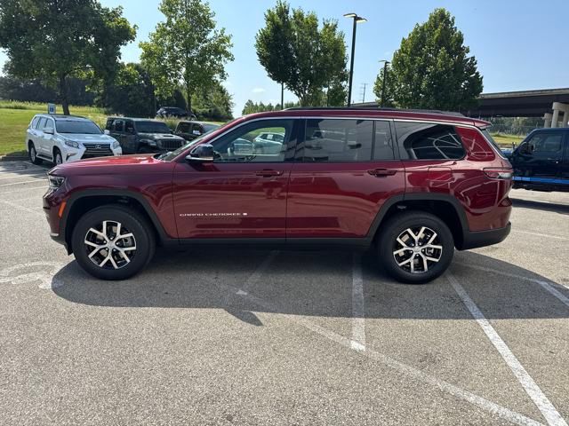 2025 Jeep Grand Cherokee Limited photo 2