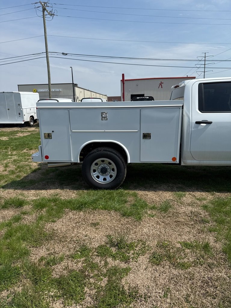 2024 Chevrolet Silverado 3500HD photo 4