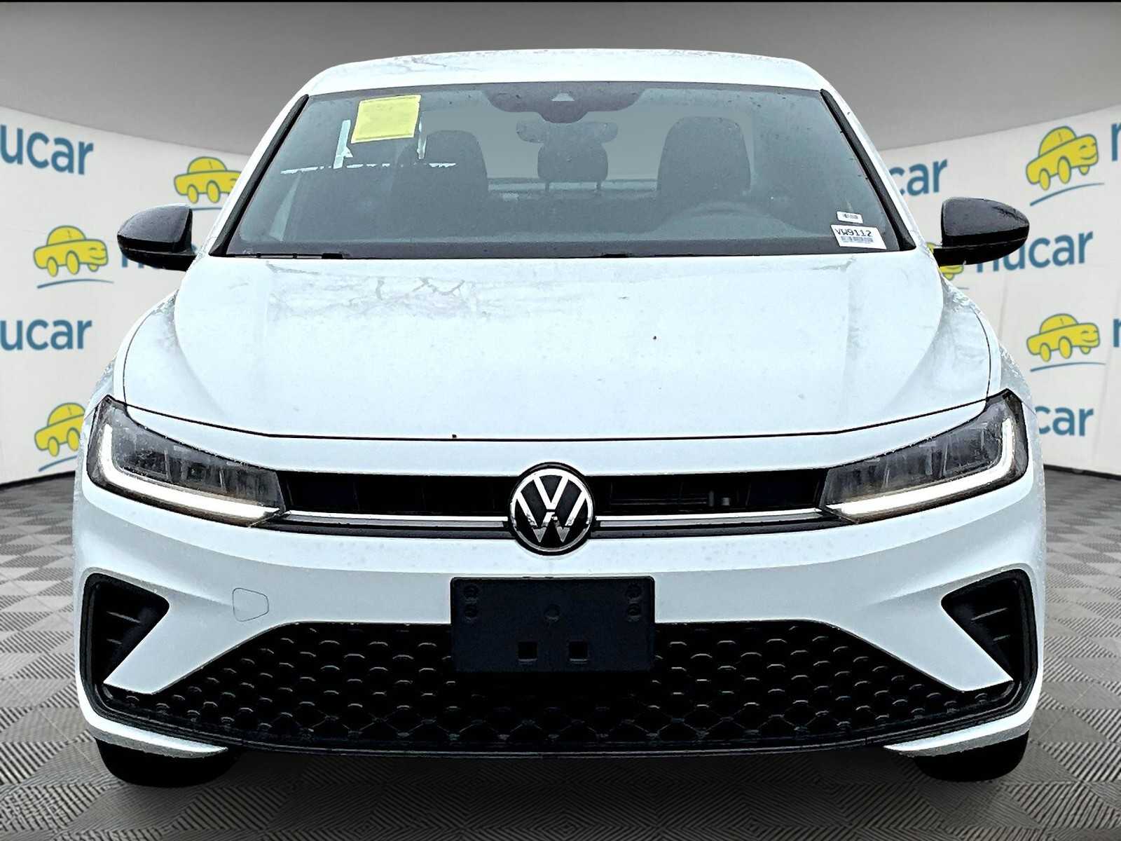 2025 Volkswagen Jetta Sport photo 2