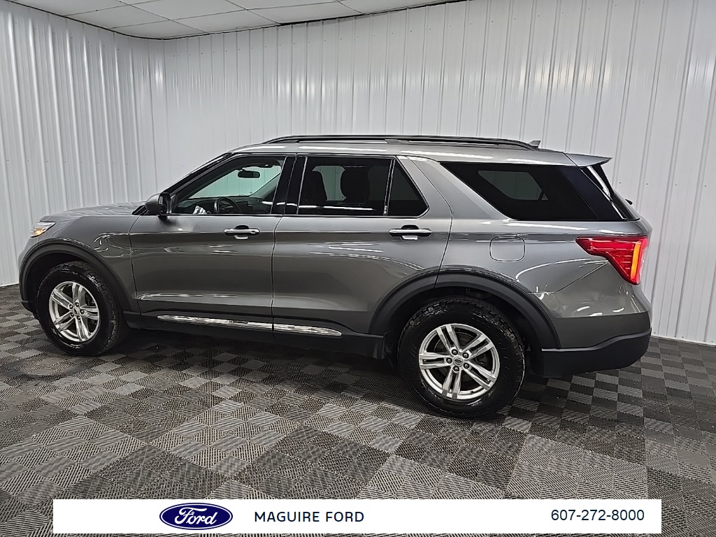 2023 Ford Explorer XLT photo 3