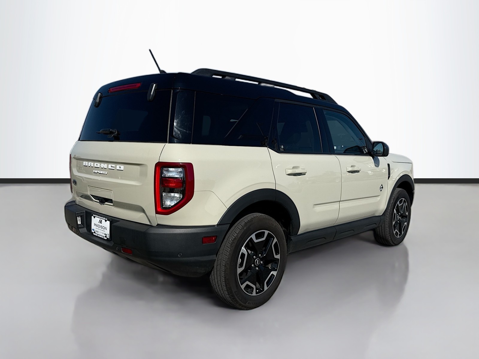 2024 Ford Bronco Sport Outer Banks photo 3