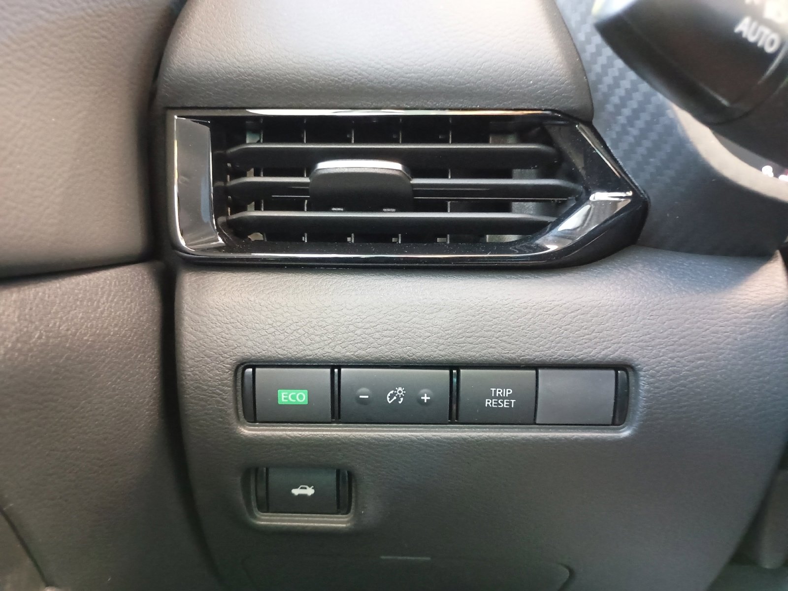 2025 Nissan Sentra SV photo 20