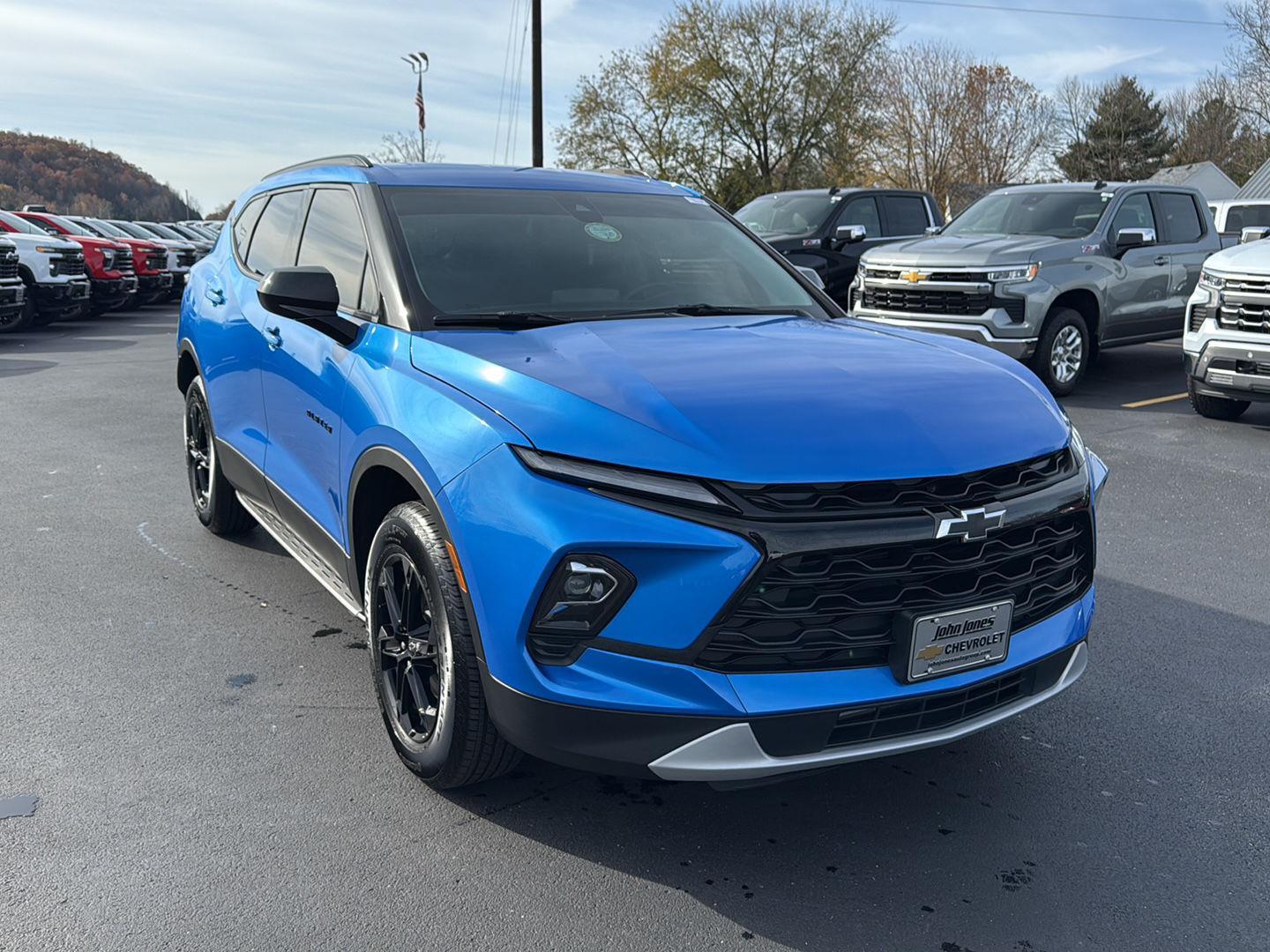 2025 Chevrolet Blazer 2LT photo 2