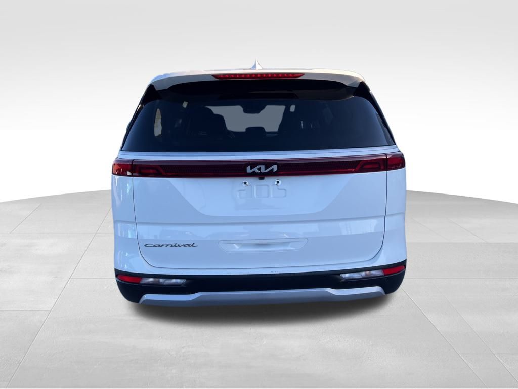 2022 Kia Carnival LXS photo 4