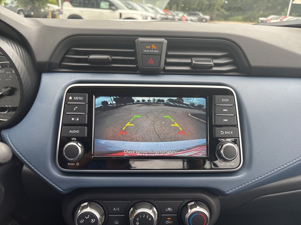 2025 Nissan Versa SV photo 10