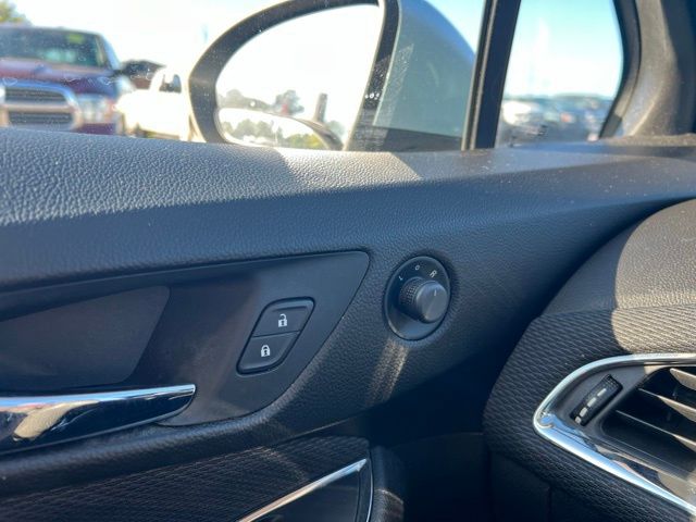 2017 Chevrolet Cruze LS photo 22