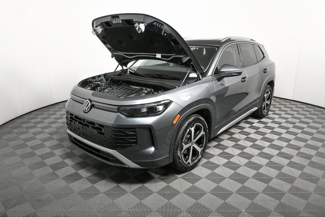 2025 Volkswagen Tiguan SE photo 29