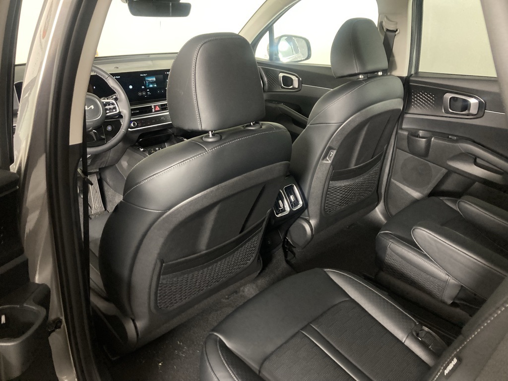 2025 Kia Sorento Hybrid EX photo 12