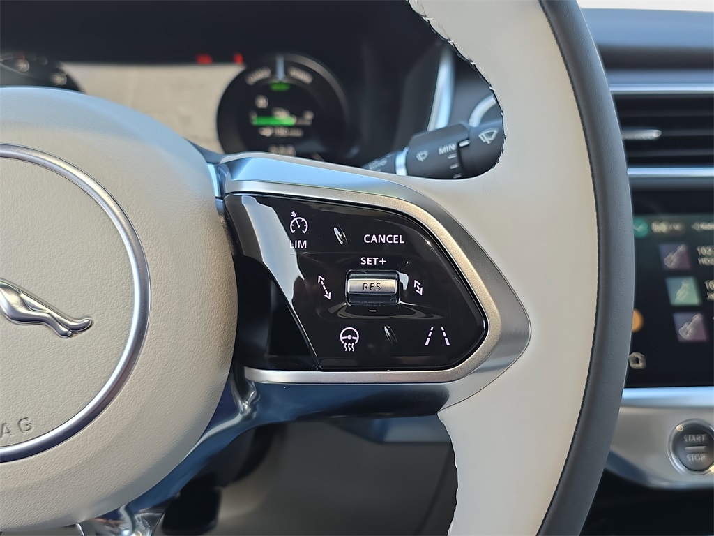 2024 Jaguar I-PACE HSE photo 17